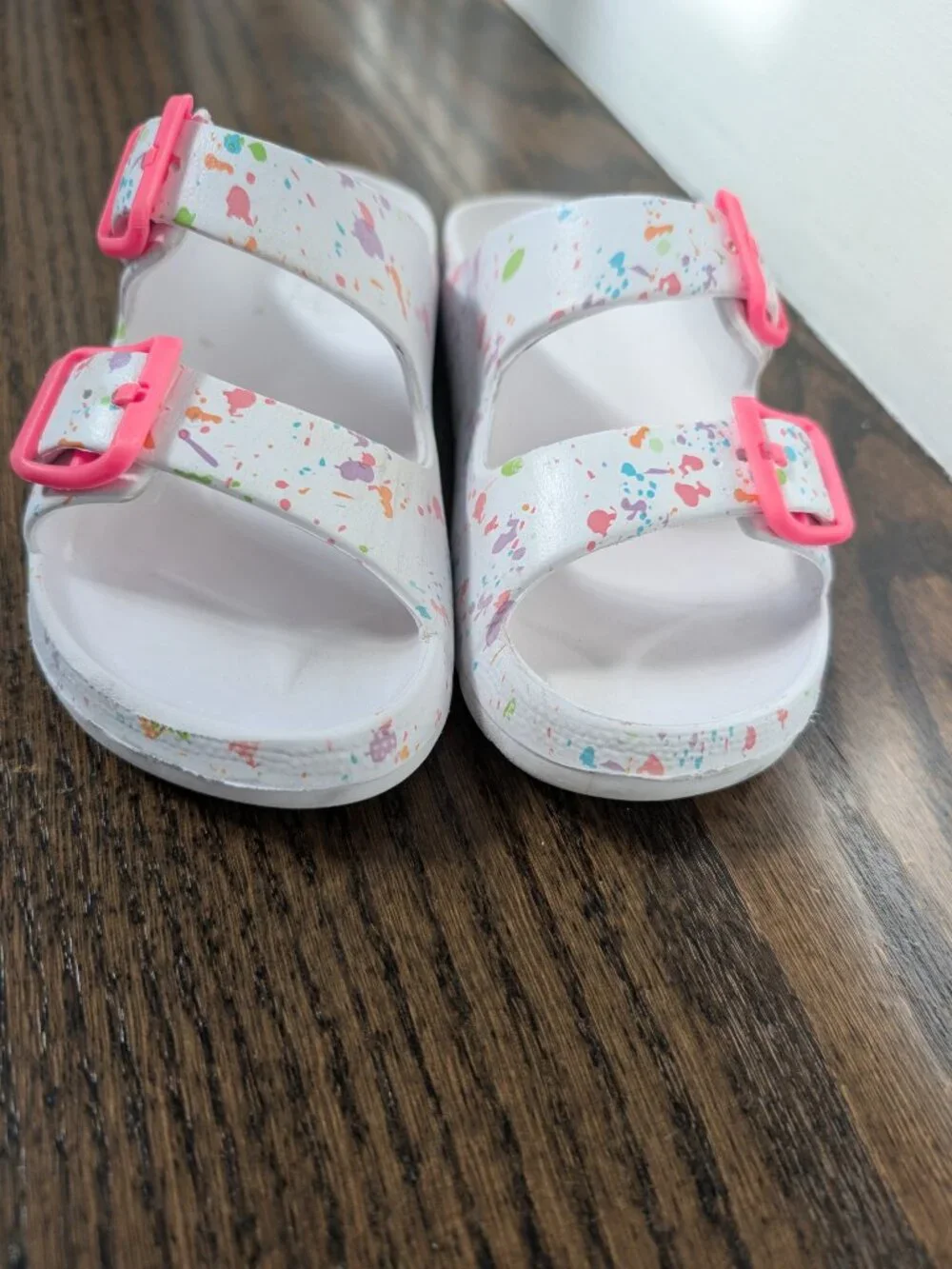 Children's Place Girls Double Buckle Slip On Slide Sandals, White Paint Splash